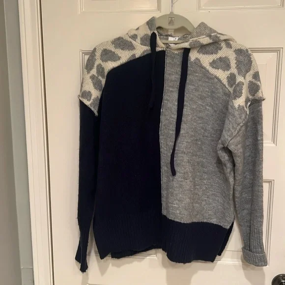 Navy grey sweater with hoodie - Picture 1 of 2